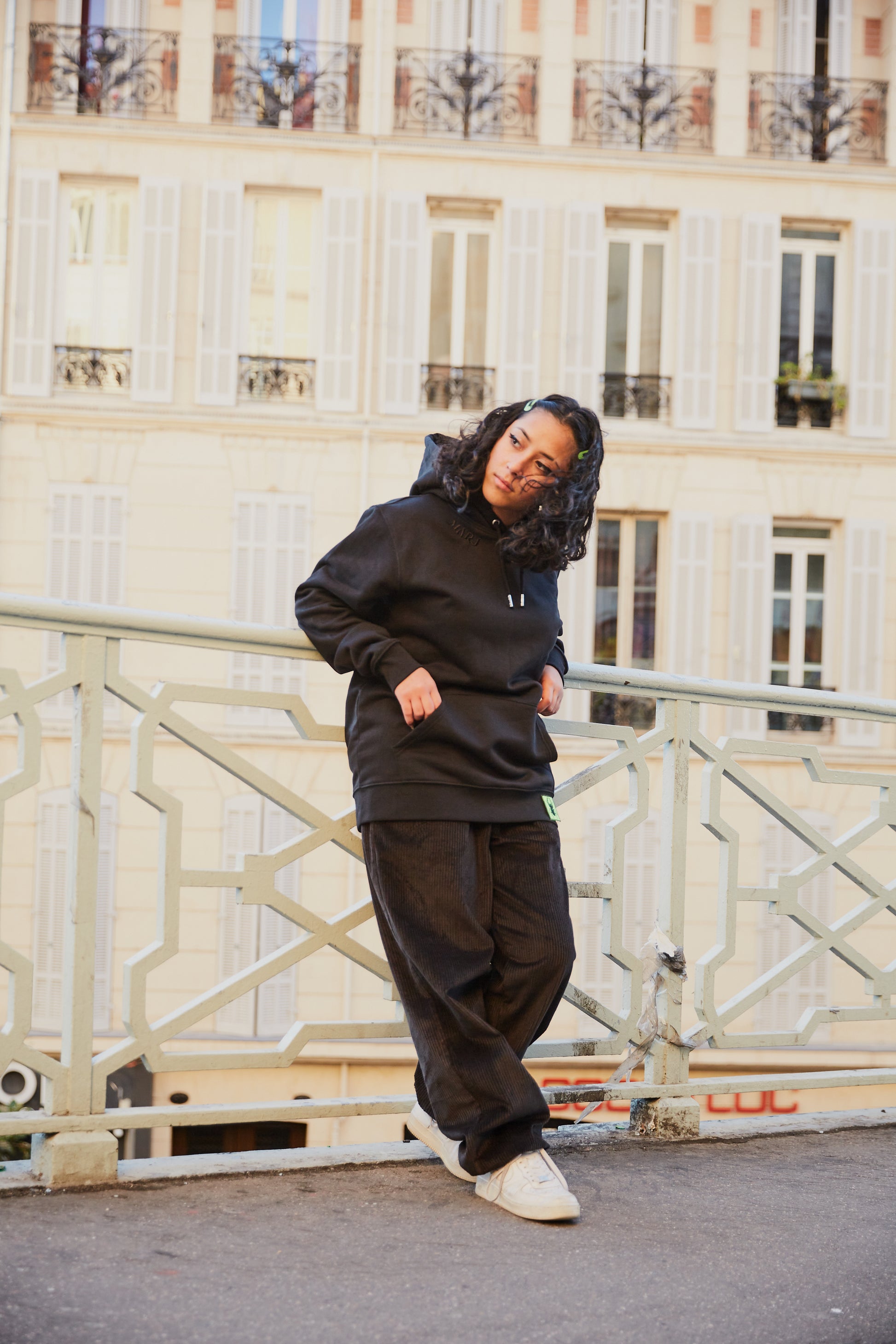 Pantalon jogging co responsable en velours c tel noir MARJ